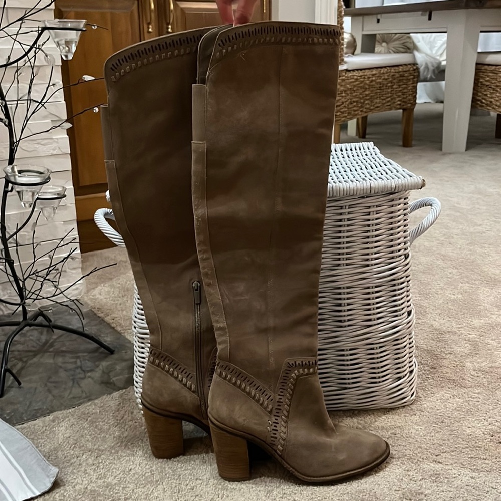 Vince Camuto Madolee Womens Over The Knee Boots Size 9.5 Suede NEVER WORN